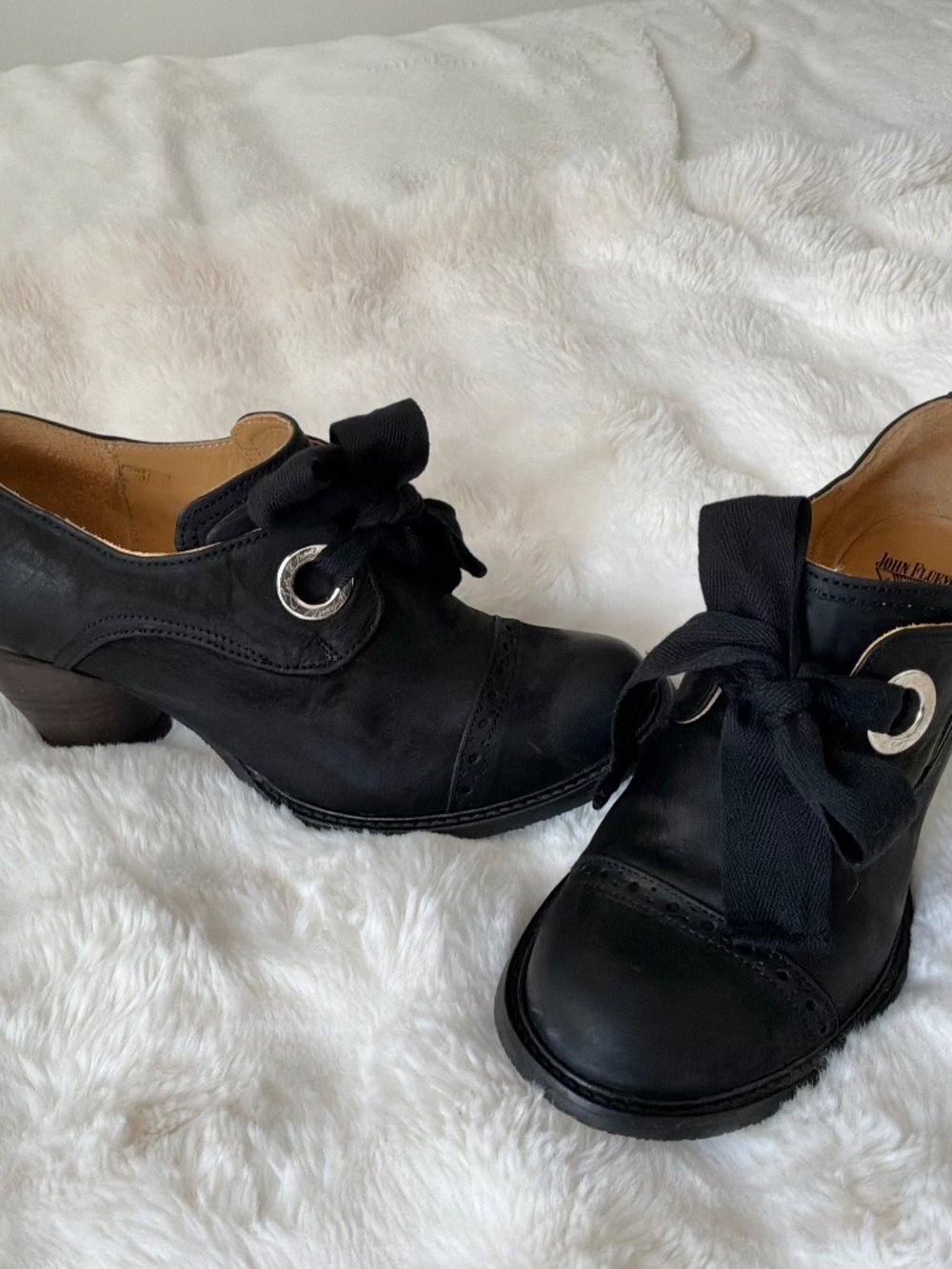 John Fluevog Templeton Black Leather Ribbon Oxfords Size 9